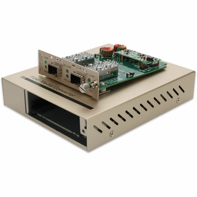 10GBS 1 SFP+ TO 1 SFP+ PORT MEDIA CONVERTER WITH DC POWER