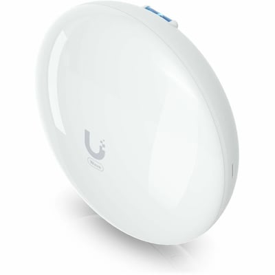 LIGHTWEIGHT COMPACT 60 GHZ PTMP STATION POWERED BY WAVE TECHNOLOGY