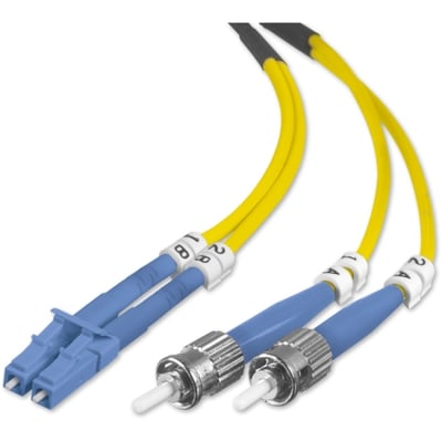 NETWORK CABLE TYPE: FIBER OPTIC CABLE - CABLE TECHNOLOGY: FIBER OPTIC - MALE LEF