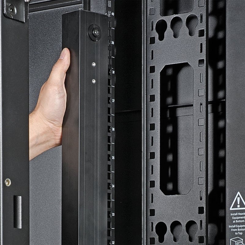 Tripp Lite by Eaton PDU 10kW 200-240V 3PH Monitored PDU - LX Interface Gigabit 48 Outlets L15-30P LCD 1.8 m Cord 0U 1.8 m Height TAA - Thumbnail 4