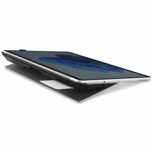 Kensington Surface Pro 8 Smart Card (CAC) Reader Adapter w/ HDMI and USB-C - Thumbnail 4