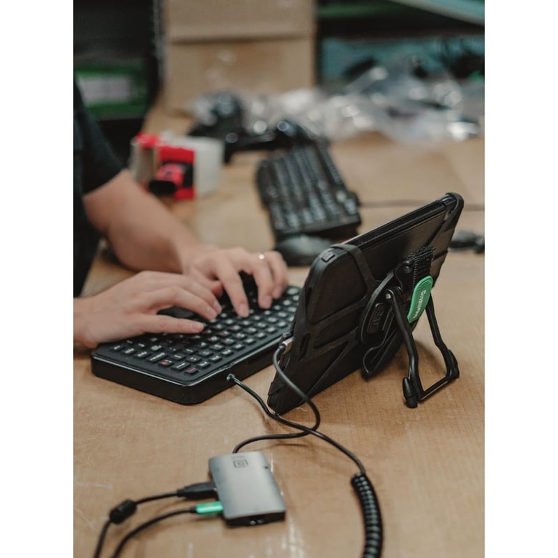 GDS Keyboard with Track Pad - Thumbnail 5