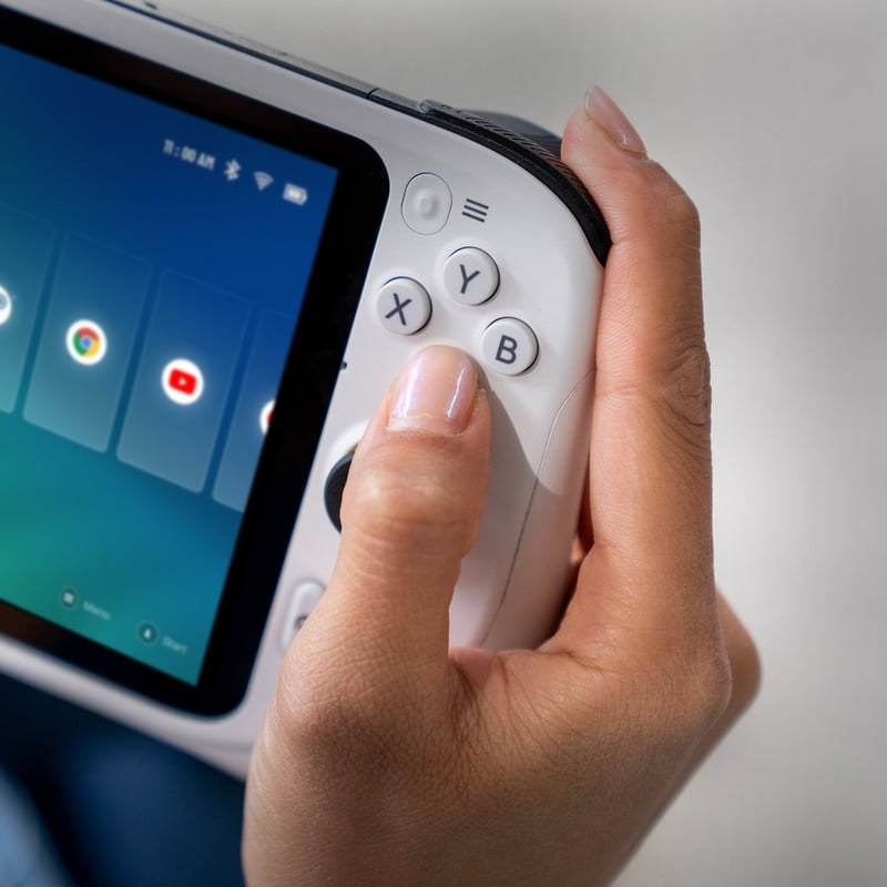 Logitech G CLOUD Gaming Handheld - Thumbnail 2