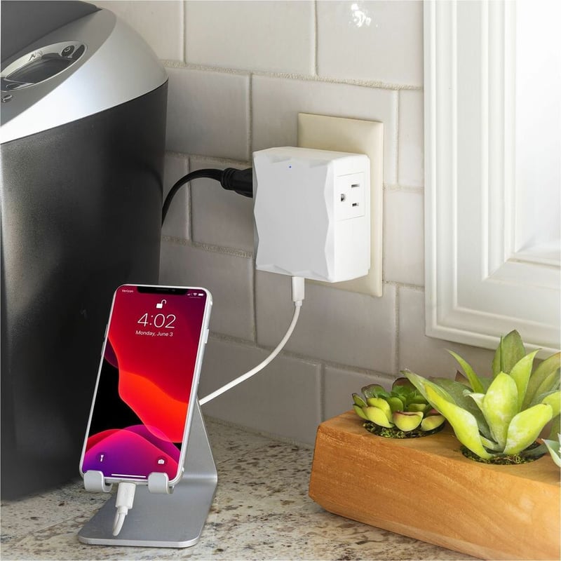 CyberPower P2WUC3 Wall-Tap Surge Protector - Thumbnail 3
