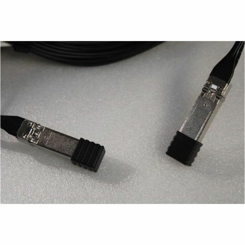Lenovo 15M SFP+ to SFP+ Active Optical Cable - Thumbnail 3