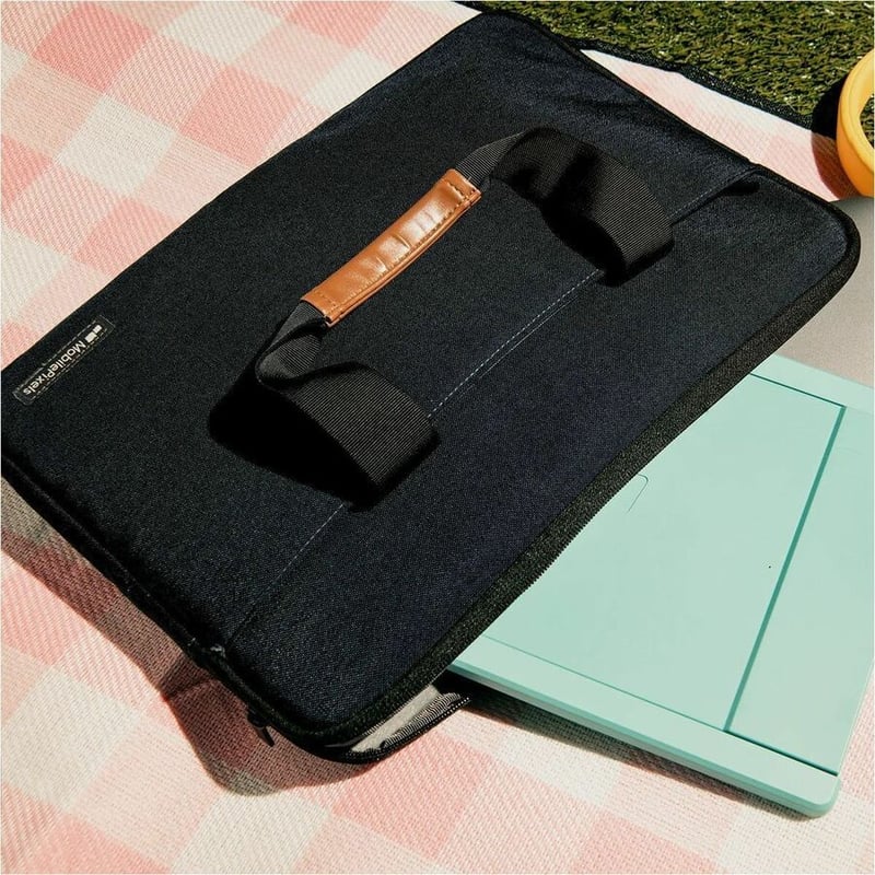 MOBILE PIXELS 13IN TO 15.6IN PADDED LAPTOP SLEEVE - Thumbnail 2