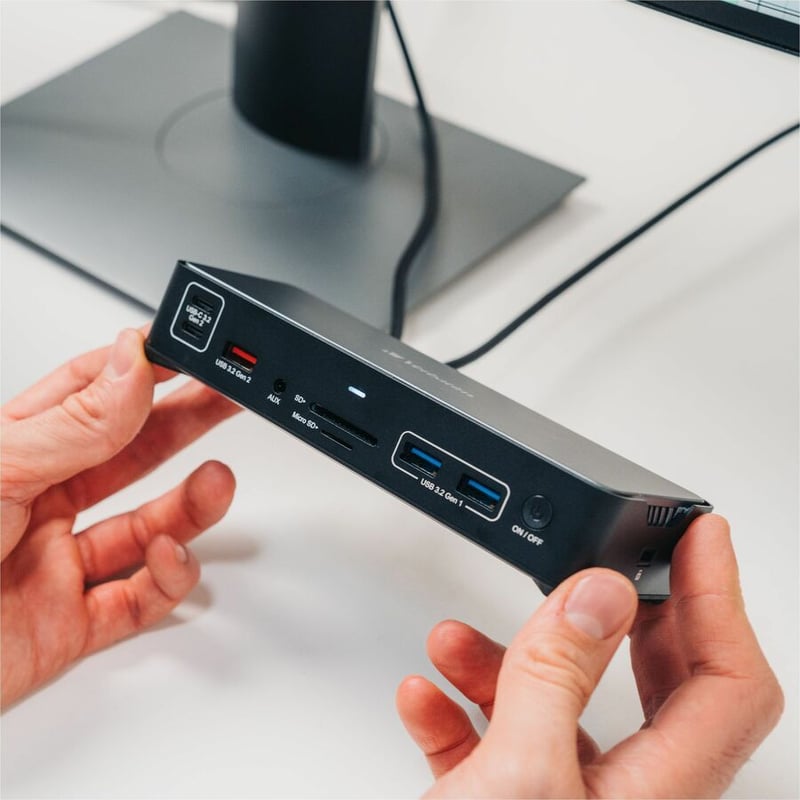 Verbatim USB-C Pro Docking Station 15-in-1 - Thumbnail 3