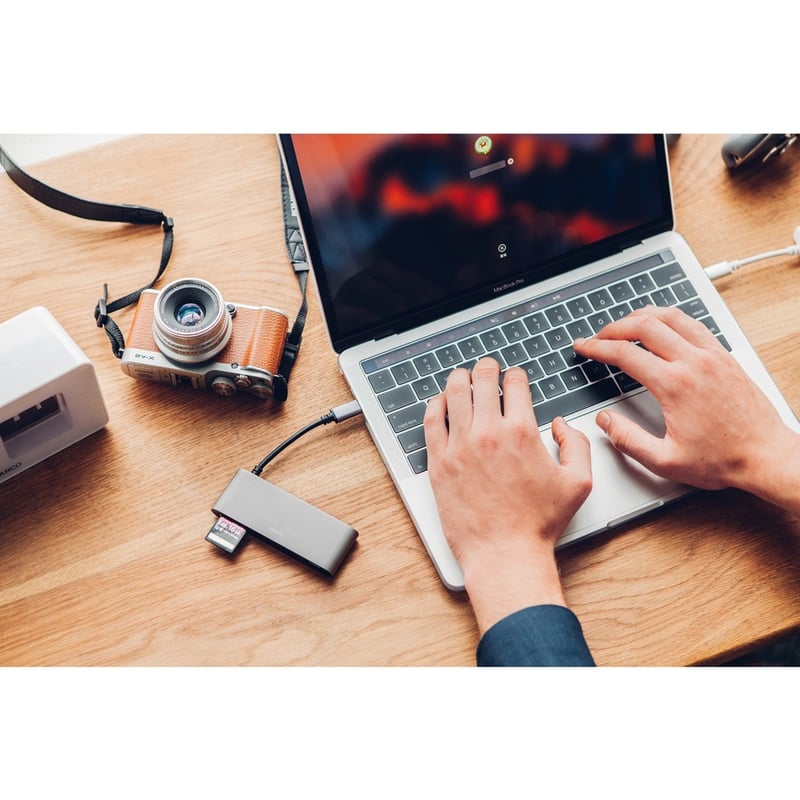Moshi USB-C Multimedia Adapter, HDMI 4K up to 30 Hz, USB-A x2, SD Card Reader, Aluminum Casings, Works with MacBook, MacBook Air, MacBook Pro, Surface - Thumbnail 5