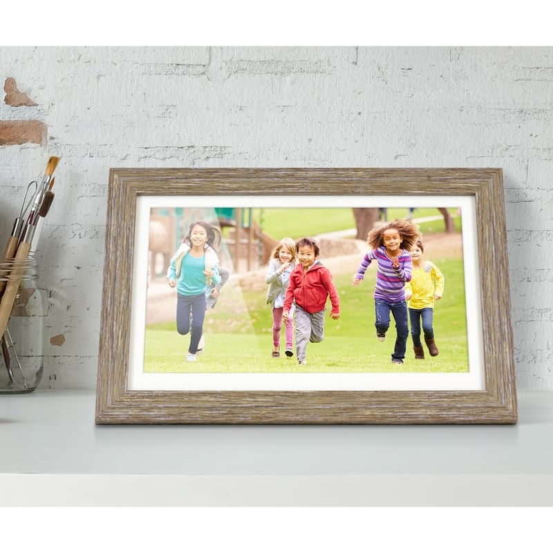 Aluratek 13.3" WiFi Touchscreen Distressed Wood Digital Photo Frame - Thumbnail 3