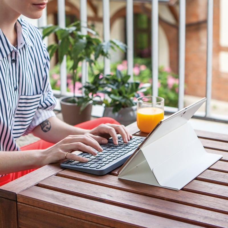 Logitech K380 Multi-Device Bluetooth Keyboard - Thumbnail 2