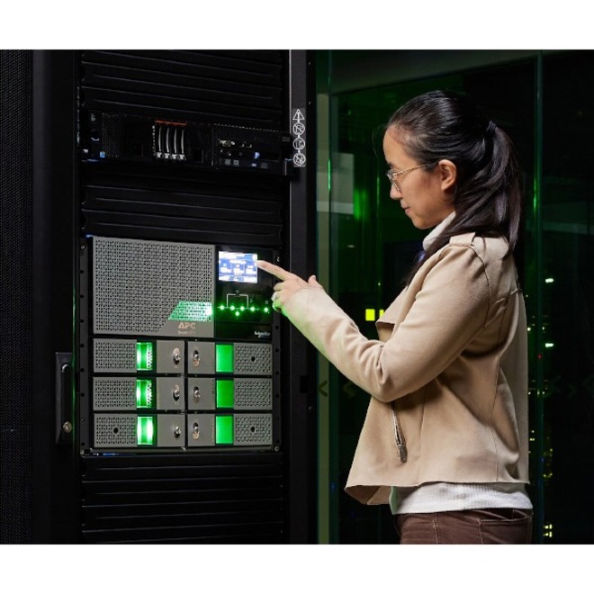 APC by Schneider Electric Smart-UPS 10000VA Rack-mountable UPS - Thumbnail 2
