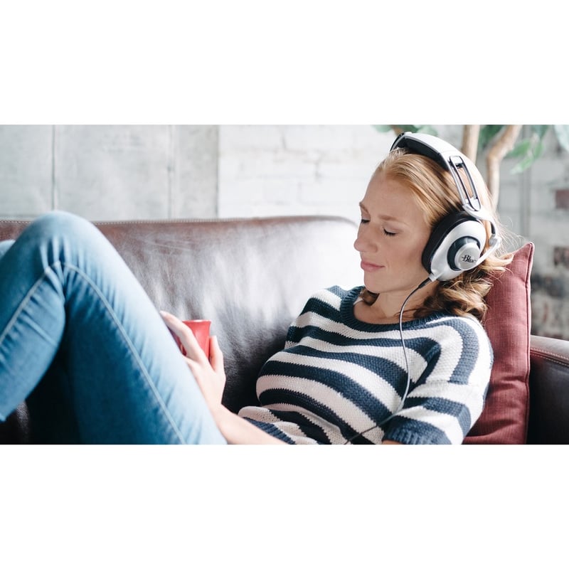 Blue Ella Planar Magnetic Headphone With Built-In Audiophile Amp - Thumbnail 4