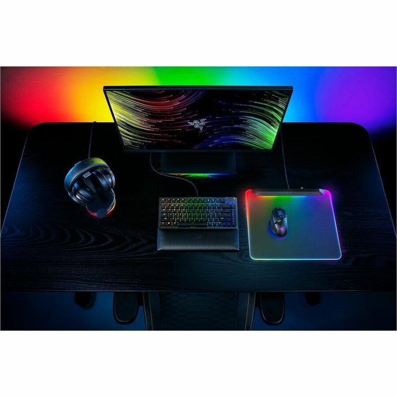 RAZER FIREFLY V2 PRO FULLY ILLUMINATED RGB GAMING MOUSE MAT - Thumbnail 2
