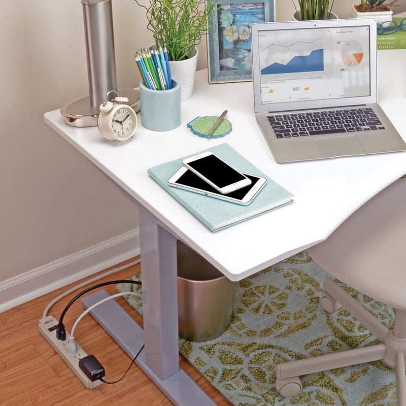Tripp Lite by Eaton Protect It! 6-Outlet Surge Protector 6 ft. (1.83 m) Cord 790 Joules Diagnostic LED TAA - Thumbnail 3