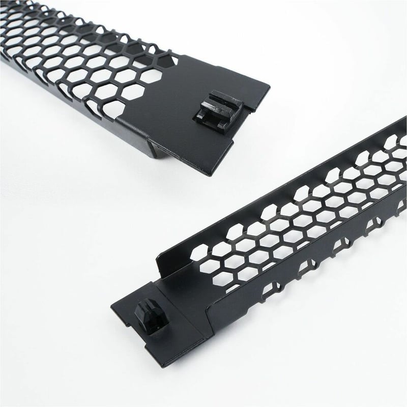 IOGEAR 1U Tool-less Vented Blanking Panel (2-Pack) - Thumbnail 5