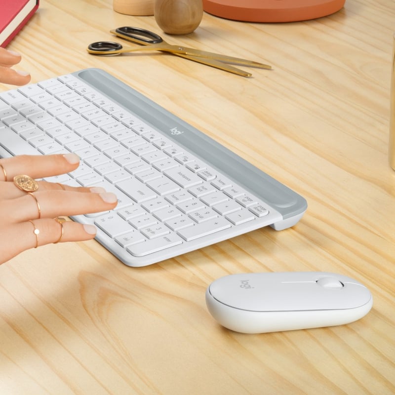 Logitech Slim Wireless Keyboard and Mouse Combo MK470 - Thumbnail 3