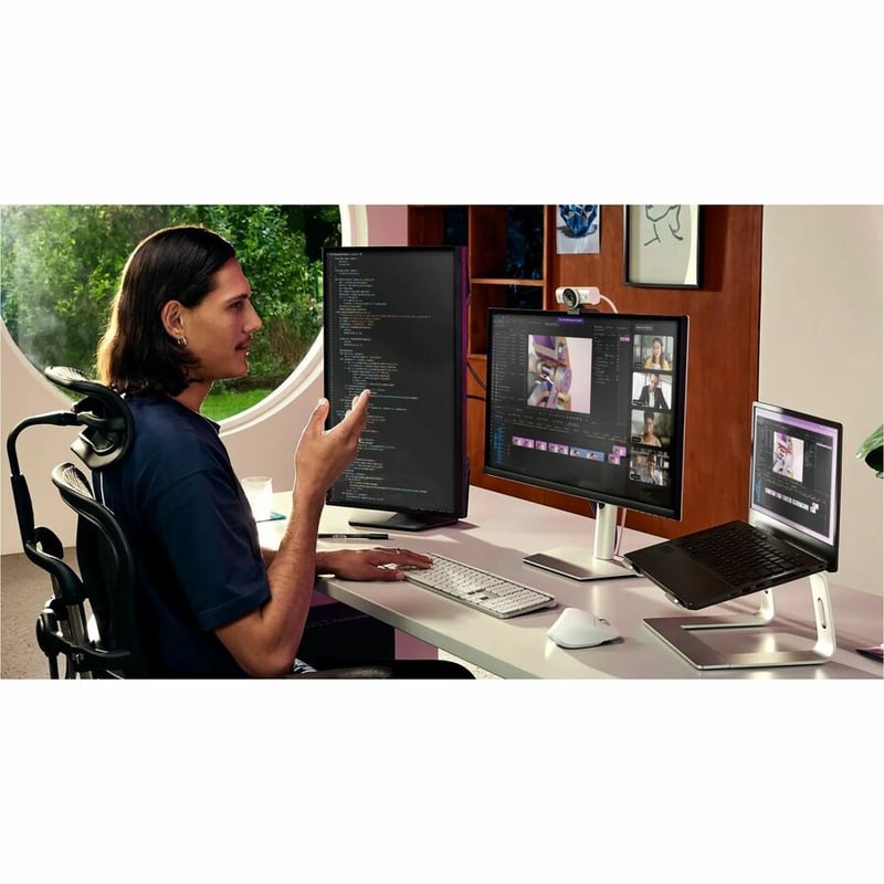 Logitech MX Brio Ultra HD 4K Collaboration and Streaming Webcam, 1080p at 60 FPS, Dual Noise Reducing Mics, Show Mode, USB-C, Webcam Cover, Works with Microsoft Teams, Zoom, Google Meet, Pale Gray