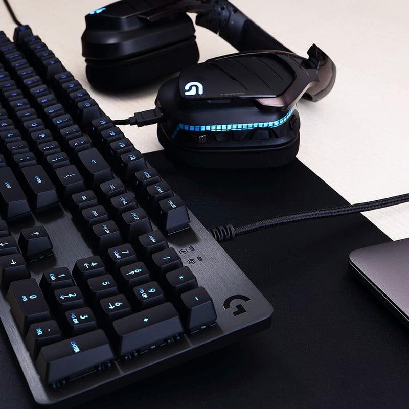 Logitech G512 Carbon LIGHTSYNC RGB Mechanical Gaming Keyboard - Wired Keyboard with GX Red Switches, USB Passthrough, Media Controls, Compatible with Windows