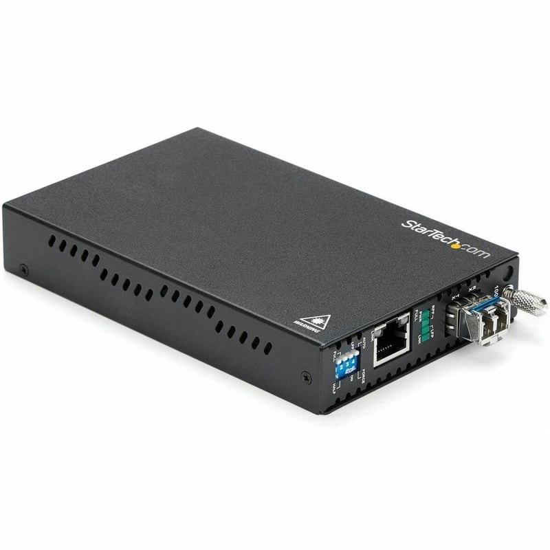 StarTech.com Gigabit Ethernet Copper-to-Fiber Media Converter - SM LC - 20 km - Ethernet Media Converter - GbE Converter - Thumbnail 1