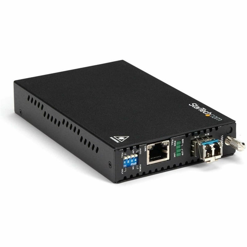 StarTech.com Gigabit Ethernet Copper-to-Fiber Media Converter - SM LC - 10 km - Ethernet Media Converter - GbE Converter - Thumbnail 1