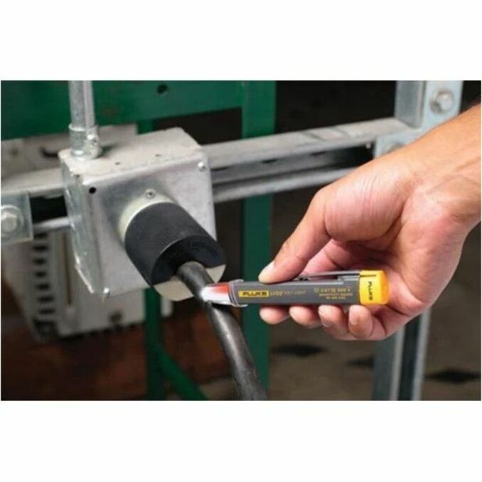 Fluke LVD2 Non-Contact Voltage Tester - Thumbnail 4