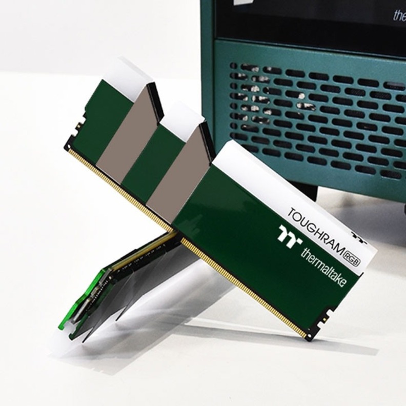 Thermaltake TOUGHRAM RGB Memory DDR4 3600MHz 16GB (8GB x2)-Racing Green - Thumbnail 4