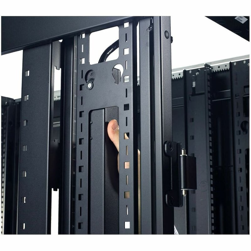APC Basic Rack 1.92kVA PDU - Thumbnail 2