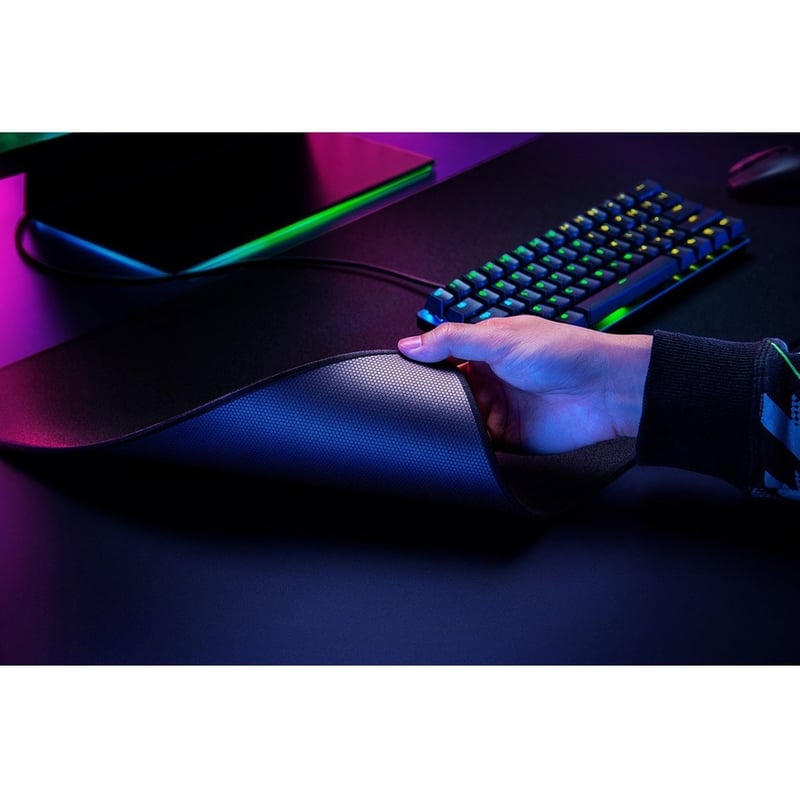 Razer Strider - XXL Hybrid Mouse Mat with a Soft Base and Smooth Glide - Thumbnail 3