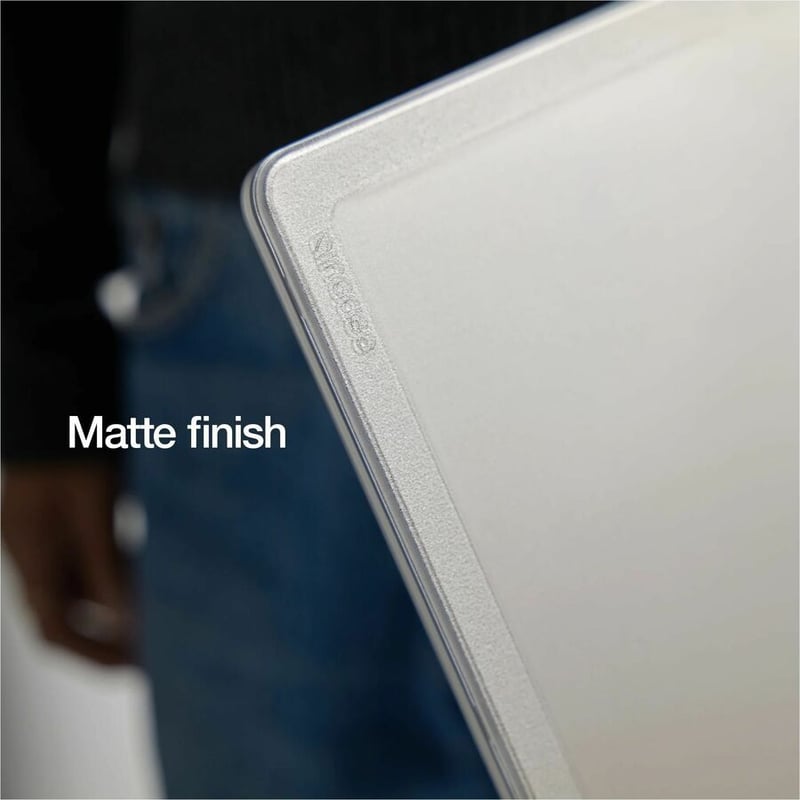 INCASE EDGE HARDSHELL CASE FOR MACBOOK AIR (15-INCH, M3, 2024) - CLEAR - Thumbnail 4