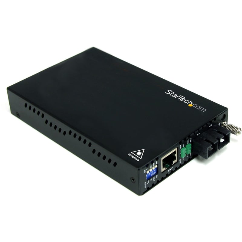 StarTech.com 10/100 Mbps Multi Mode Fiber Media Converter SC 2 km - Thumbnail 1