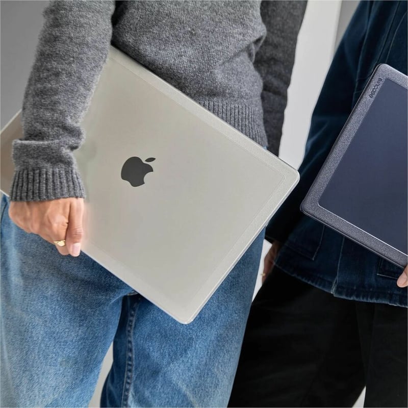 INCASE EDGE HARDSHELL CASE FOR MACBOOK AIR (13-INCH, M3, 2024) - CLEAR - Thumbnail 5