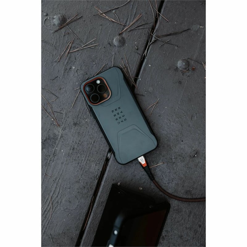 UAG USBC TO USBC 240W CHARGING CABLE - Thumbnail 3
